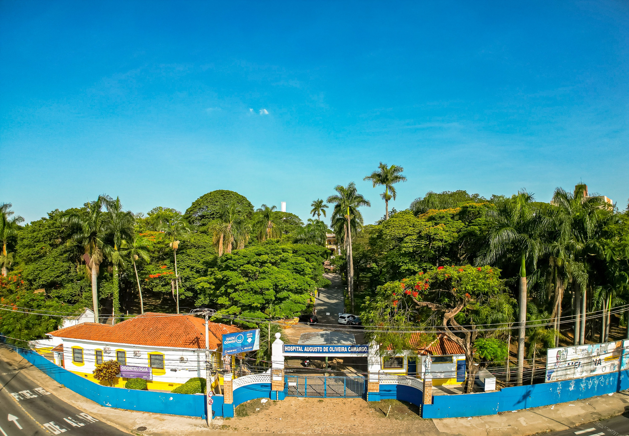 Entrada do Hospital Augusto de Oliveira Camargo em Indaiatuba
