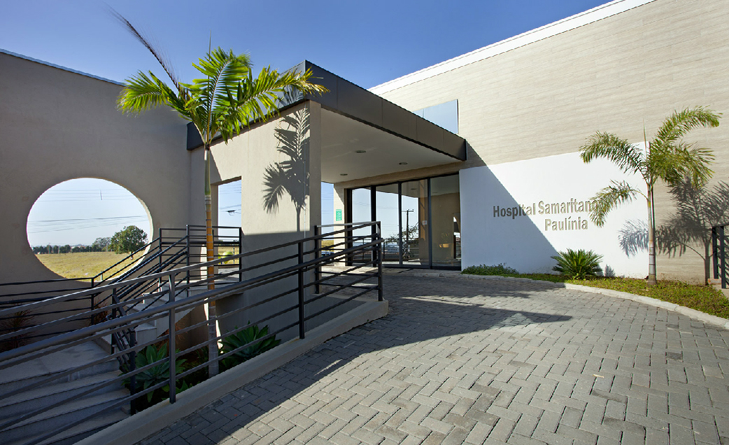 Fachada com identificação antiga de Hospital Samaritano Paulínia