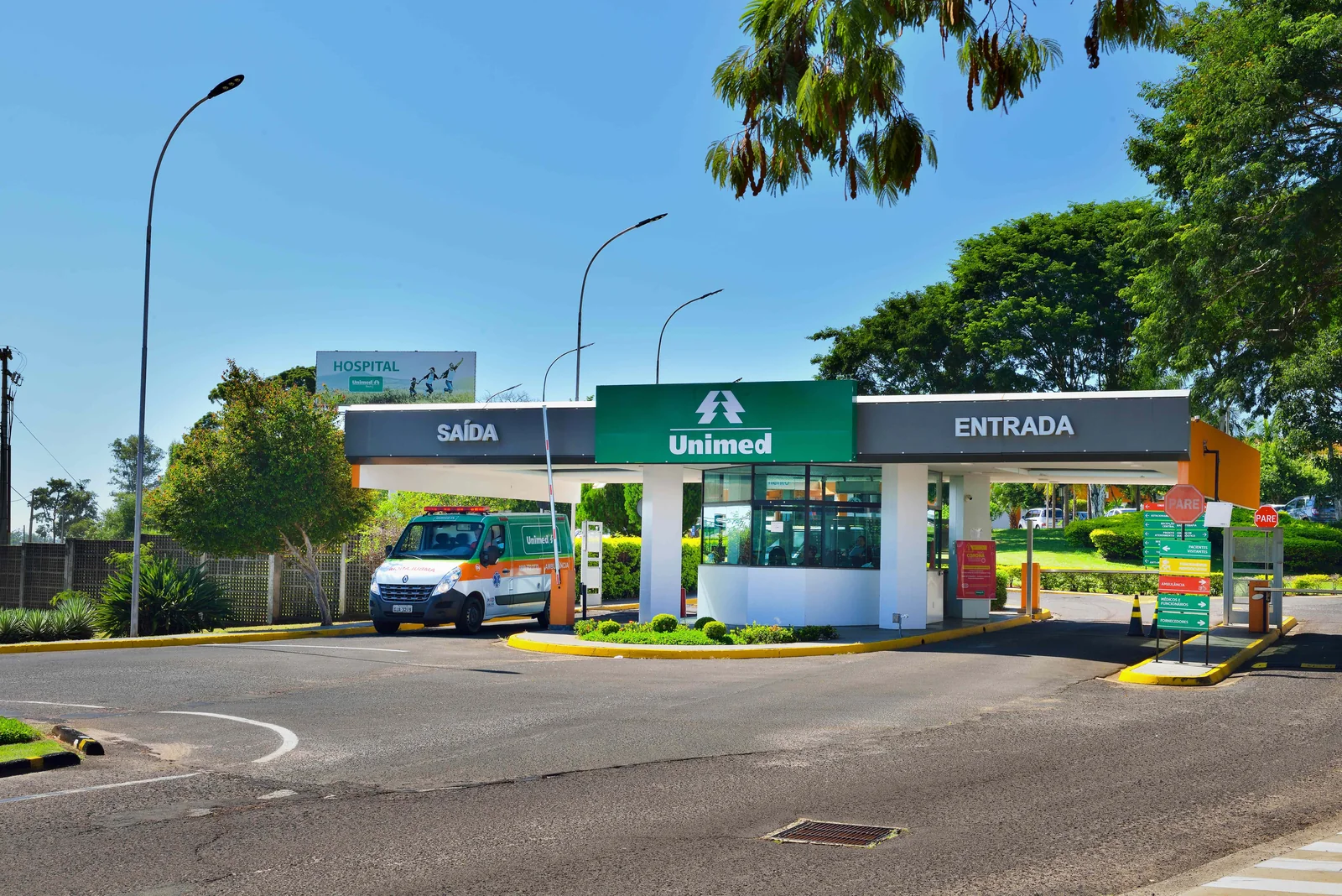 Entrada do Hospital Unimed Bauru